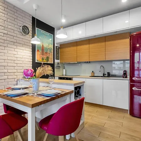 Appartement Wola - Parking, Balcony, Quiet & Quarter - By Rentujemy Warschau