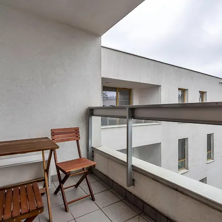 Wola - Parking, Balcony, Quiet & Quarter - By Rentujemy Apartmán *