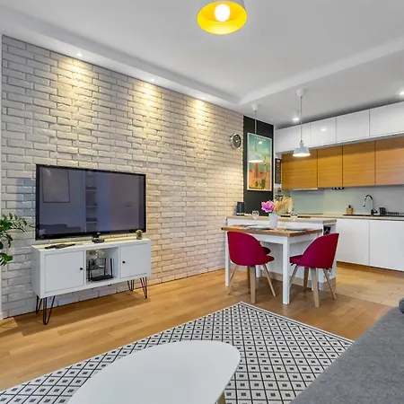 Wola - Parking, Balcony, Quiet & Quarter - By Rentujemy