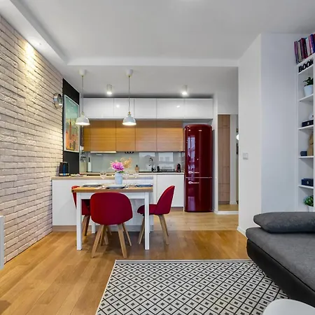 Wola - Parking, Balcony, Quiet & Quarter - By Rentujemy * Varsovia