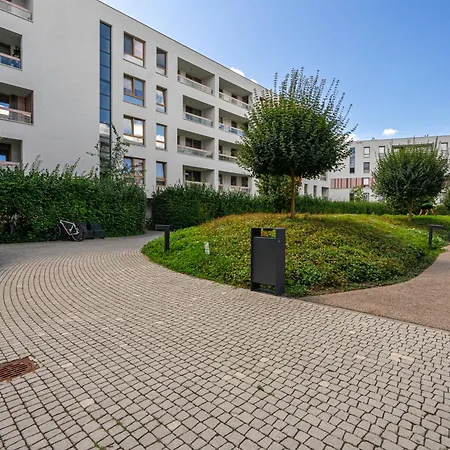 Apartment Wola - Parking, Balcony, Quiet & Quarter - By Rentujemy *