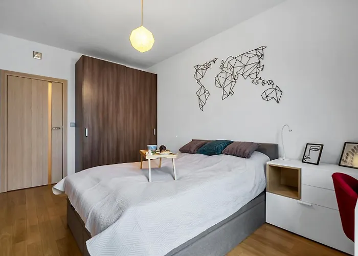 Wola - Parking, Balcony, Quiet & Quarter - By Rentujemy Apartament