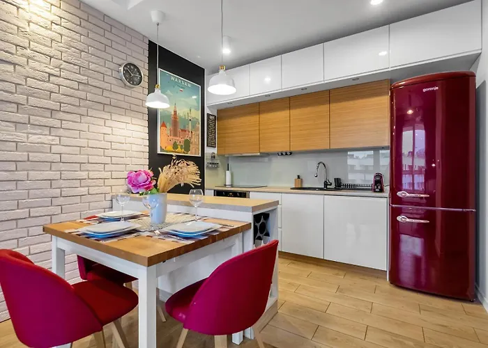 Apartament Wola - Parking, Balcony, Quiet & Quarter - By Rentujemy Warszawa