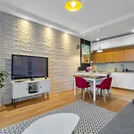 Wola - Parking, Balcony, Quiet & Quarter - By Rentujemy